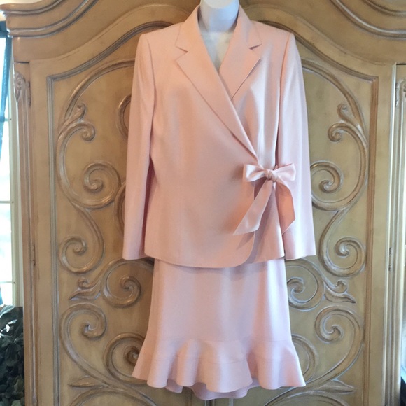 Kasper Dresses & Skirts - Kasper blush ruffled suit